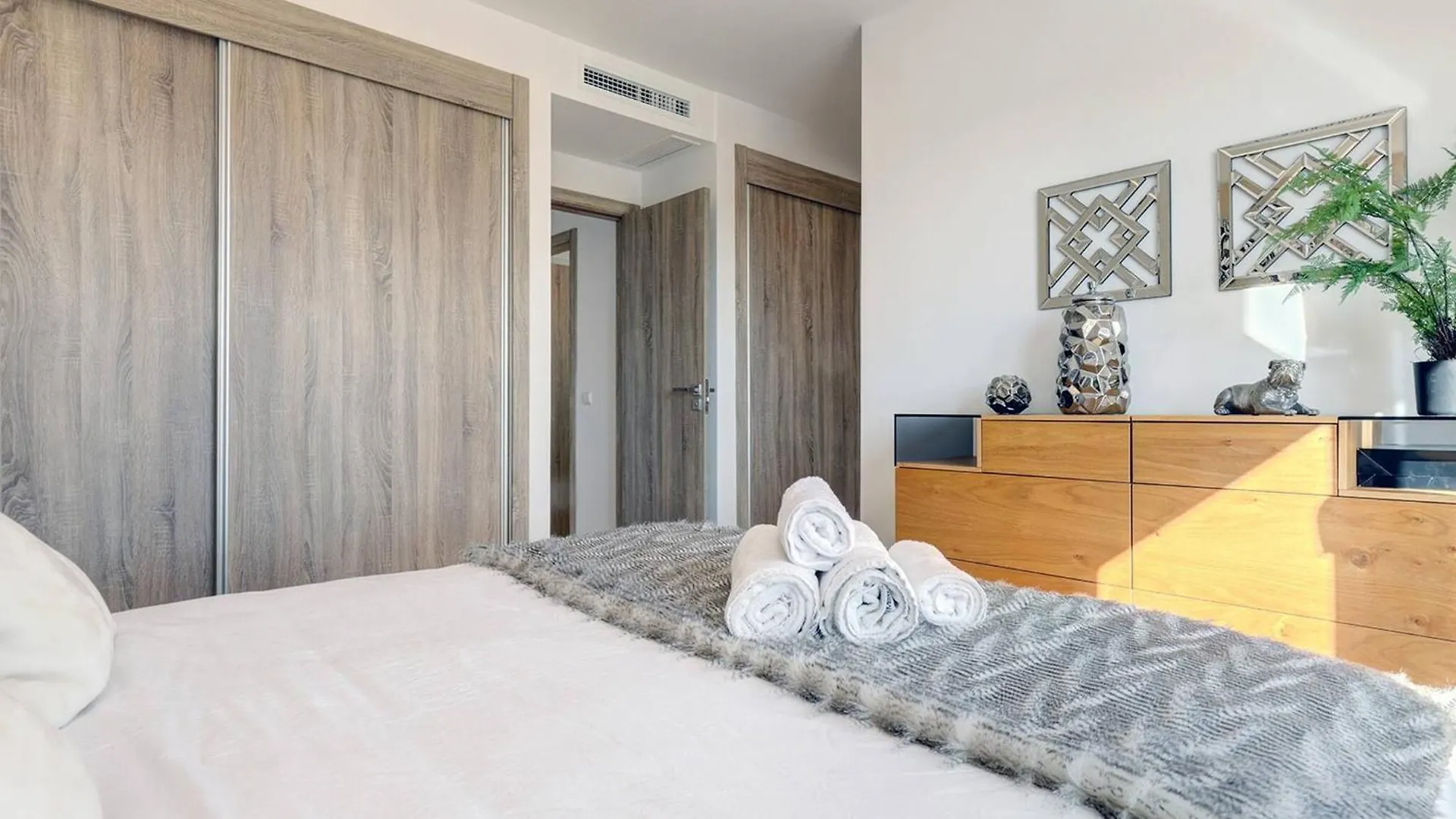 007 Modern 3 Bed Frontline Golf Townhouse In La Cala Golf Resort With Mountain Views Malaga Holiday home
