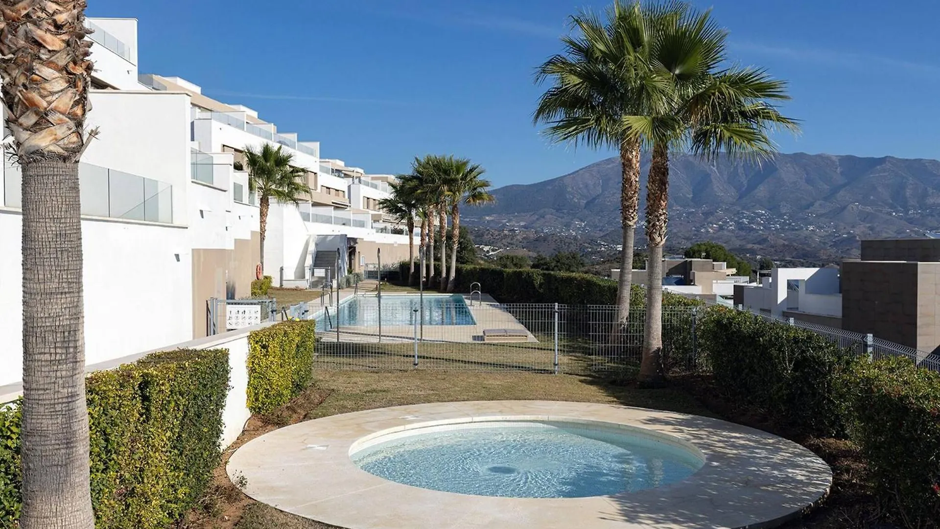 007 Modern 3 Bed Frontline Golf Townhouse In La Cala Golf Resort With Mountain Views Malaga Spain